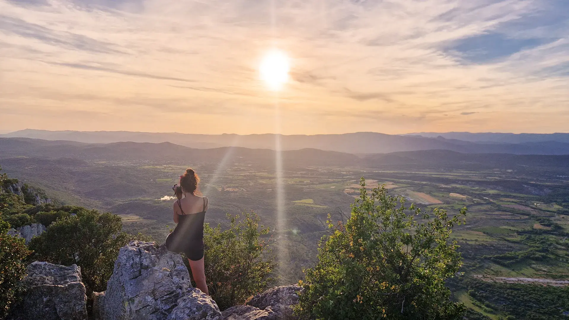 Privatisation VTC Occitanie : vue panoramique sur les paysages côtiers lors d'une escapade Mr ROADTRIPPER.